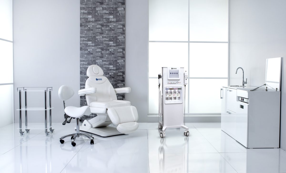 CROSS OXYBUTTON Hydrafacial + OxyGeneo Bubble Therapy + RF + İğnesiz Mezoterapi - Görsel 3